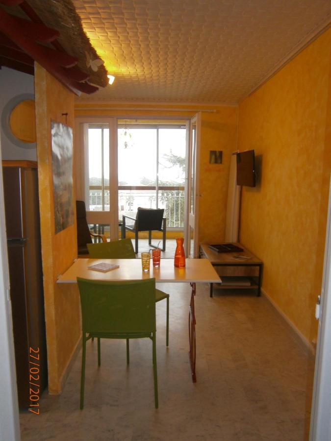 Agreable Studio Avec Cave Et Parking Privatif La Ciotat Exterior foto